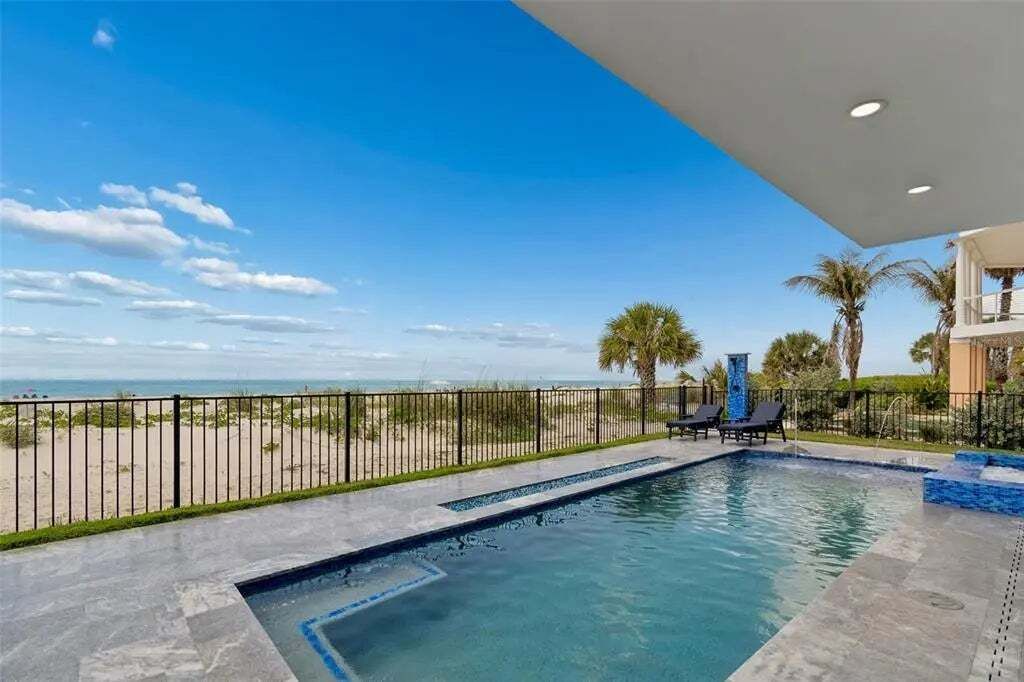 Property photo 2 of 16 <Alttext/>