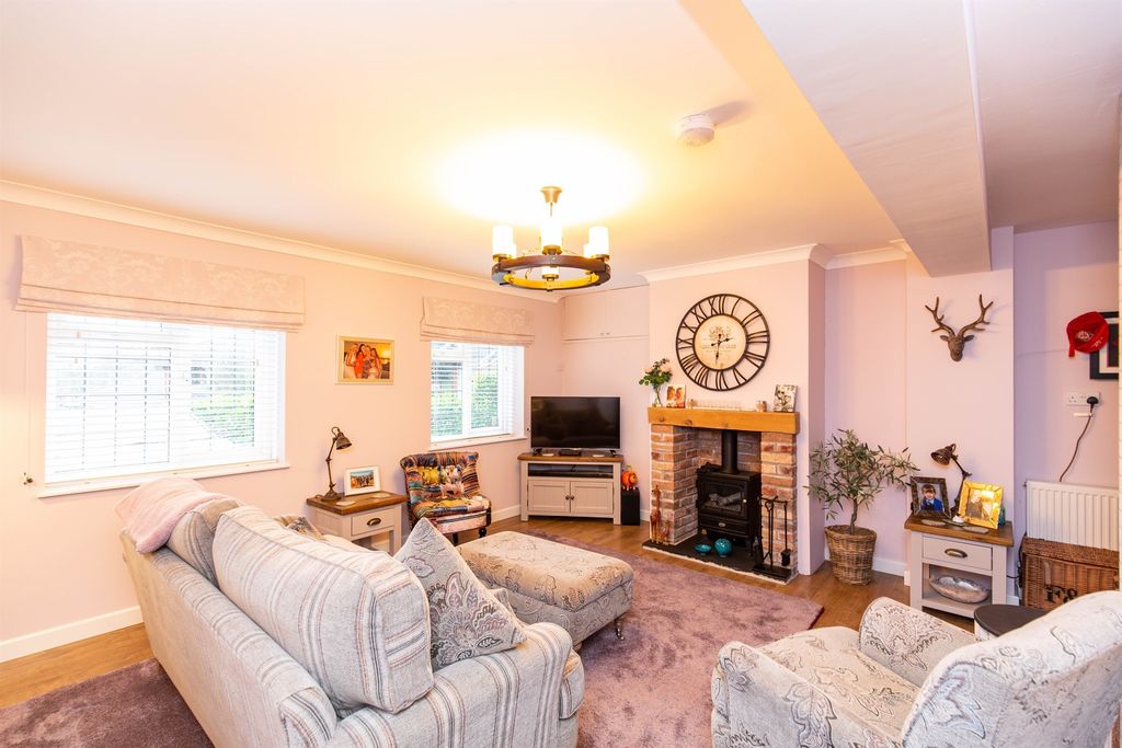 Property photo 3 of 20