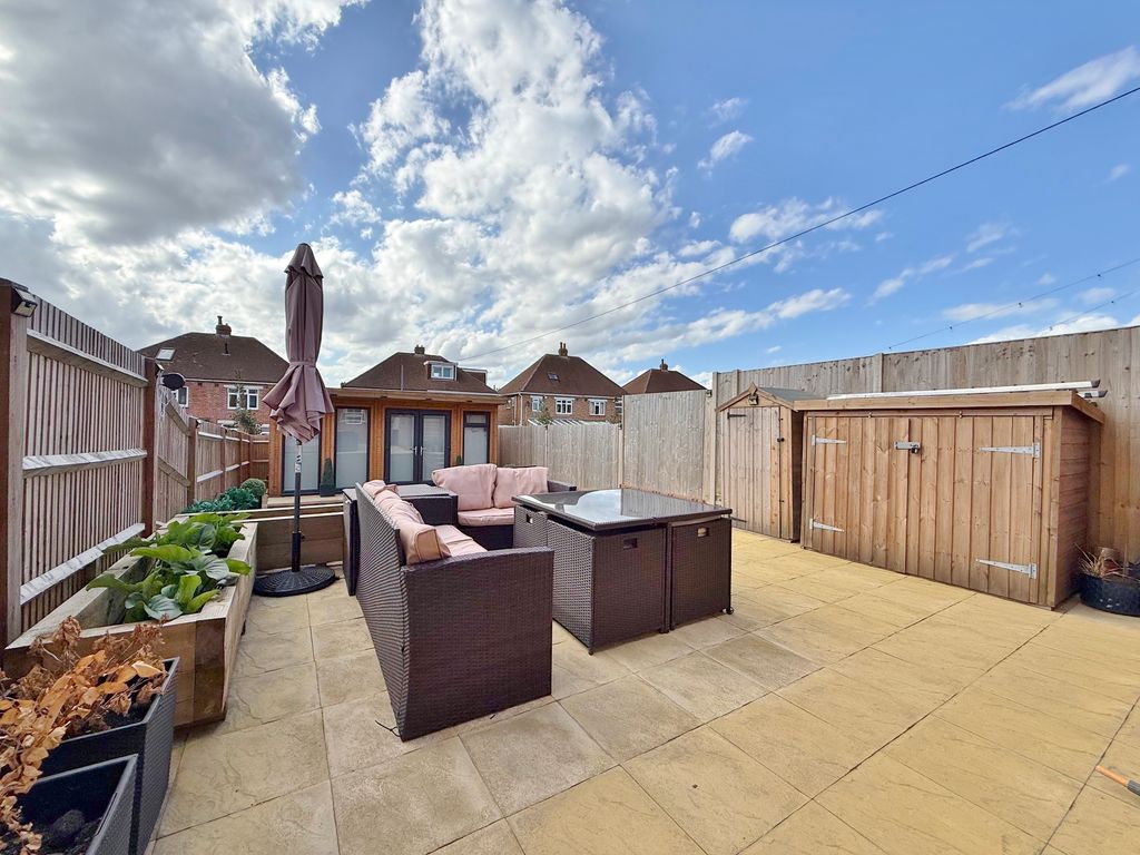 Property photo 3 of 27