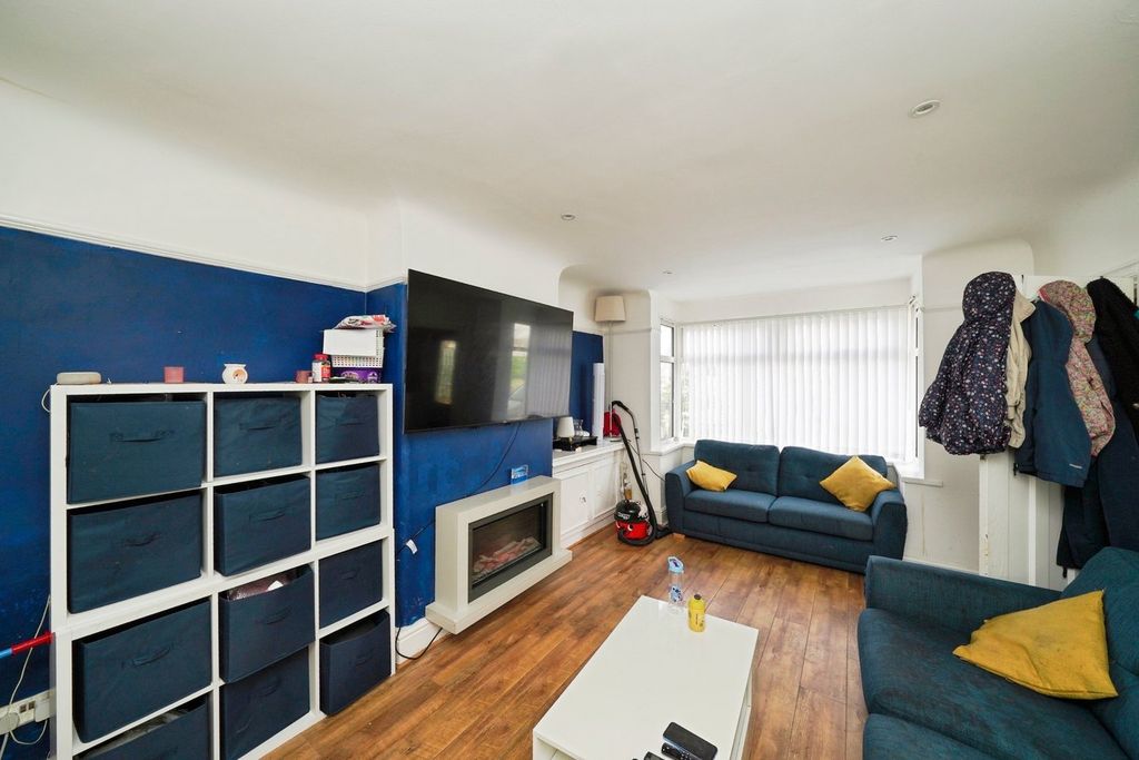 Property photo 2 of 14
