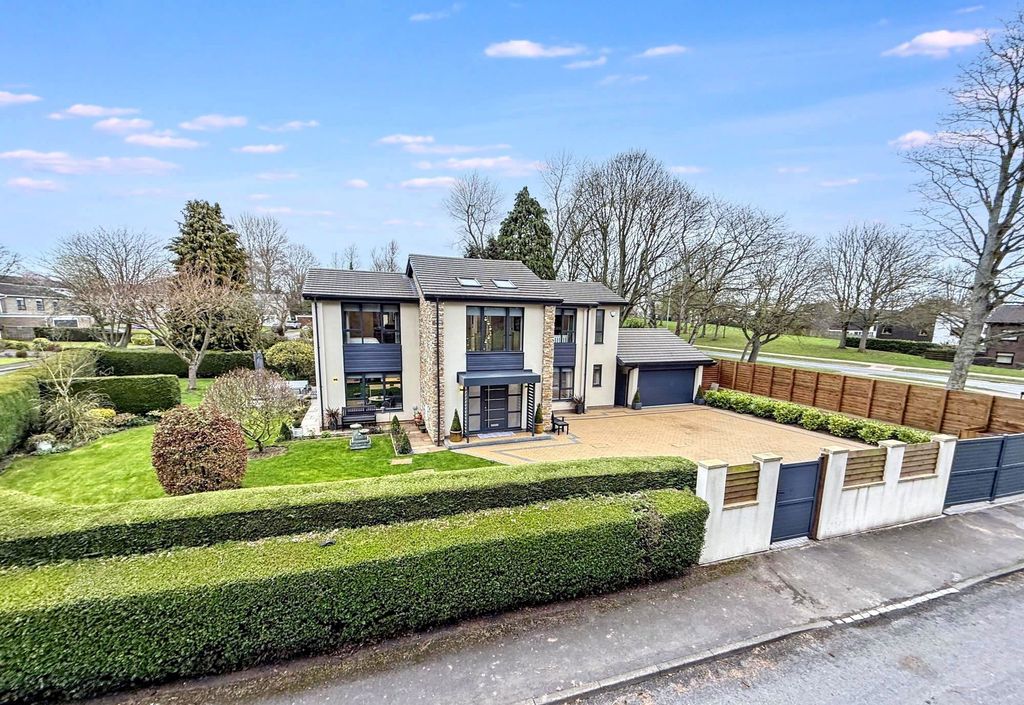 Property photo 1 of 43