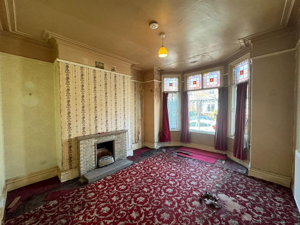 Property photo 2 of 17