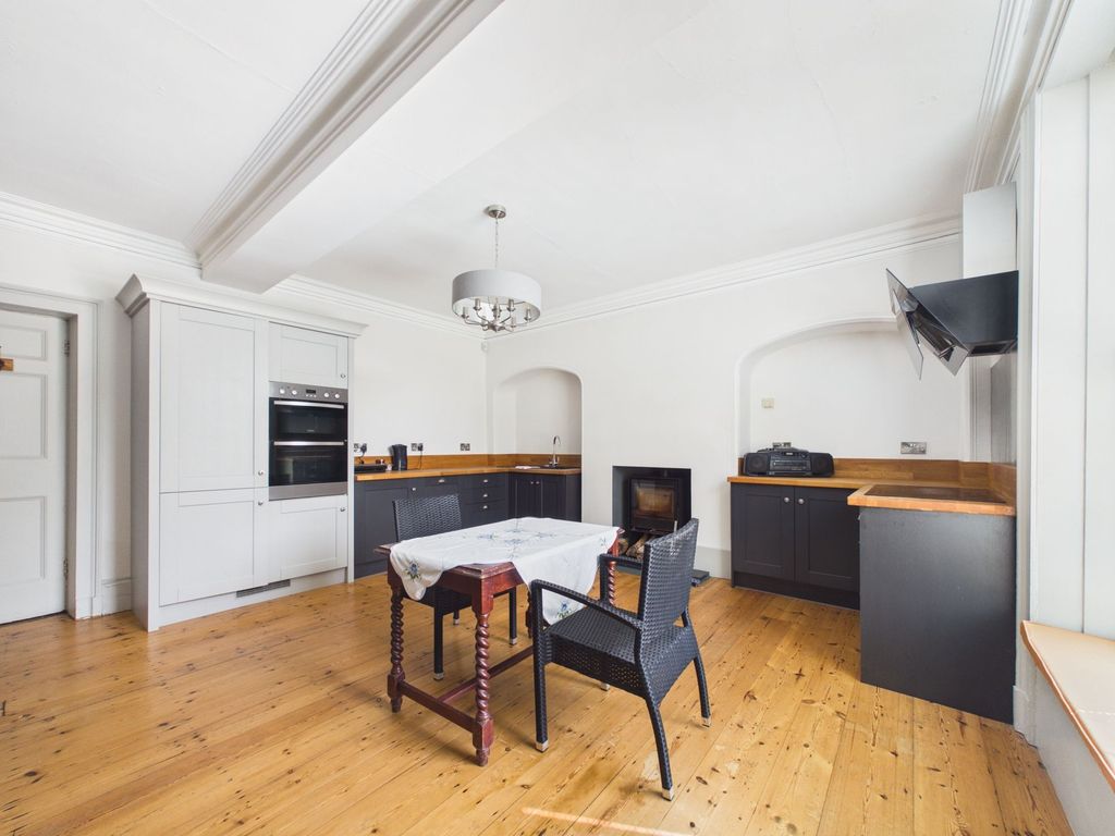 Property photo 3 of 60 Dining Kitchen