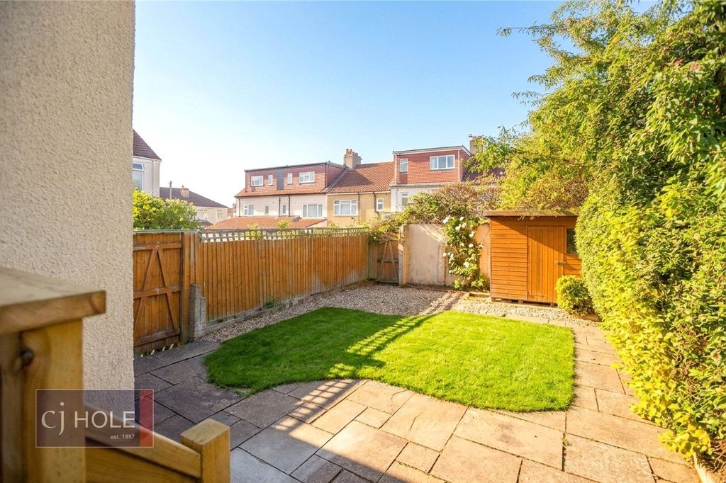 Property photo 2 of 17 Picture No. 54