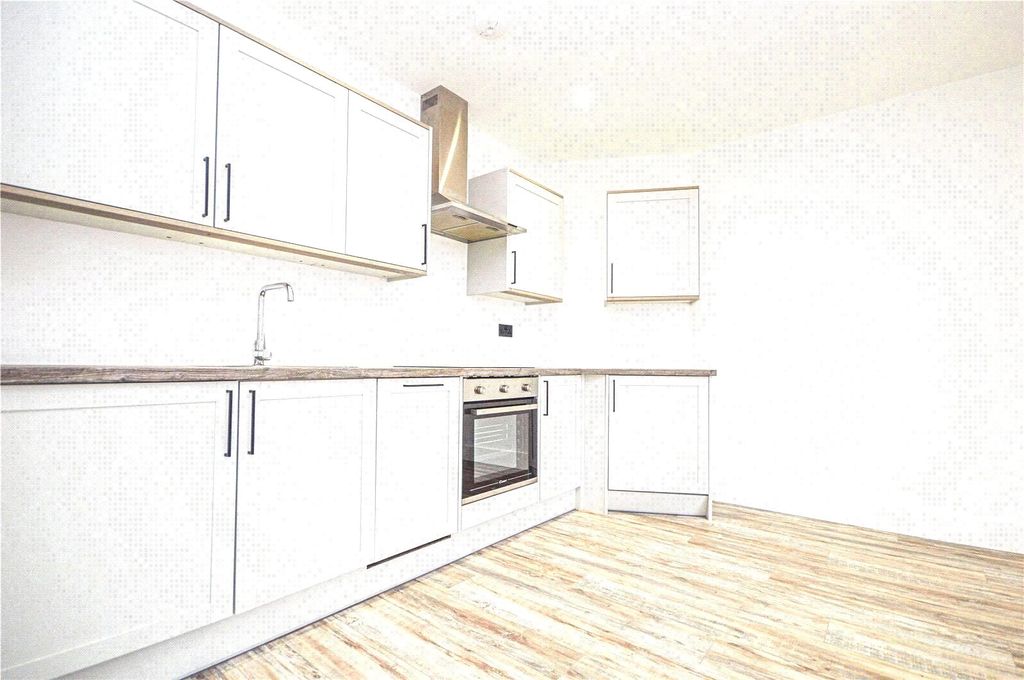 Property photo 2 of 6 Kitchen