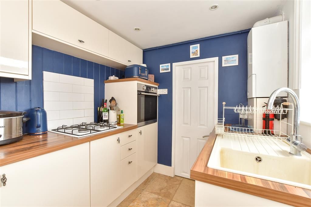 Property photo 2 of 8 Kitchen