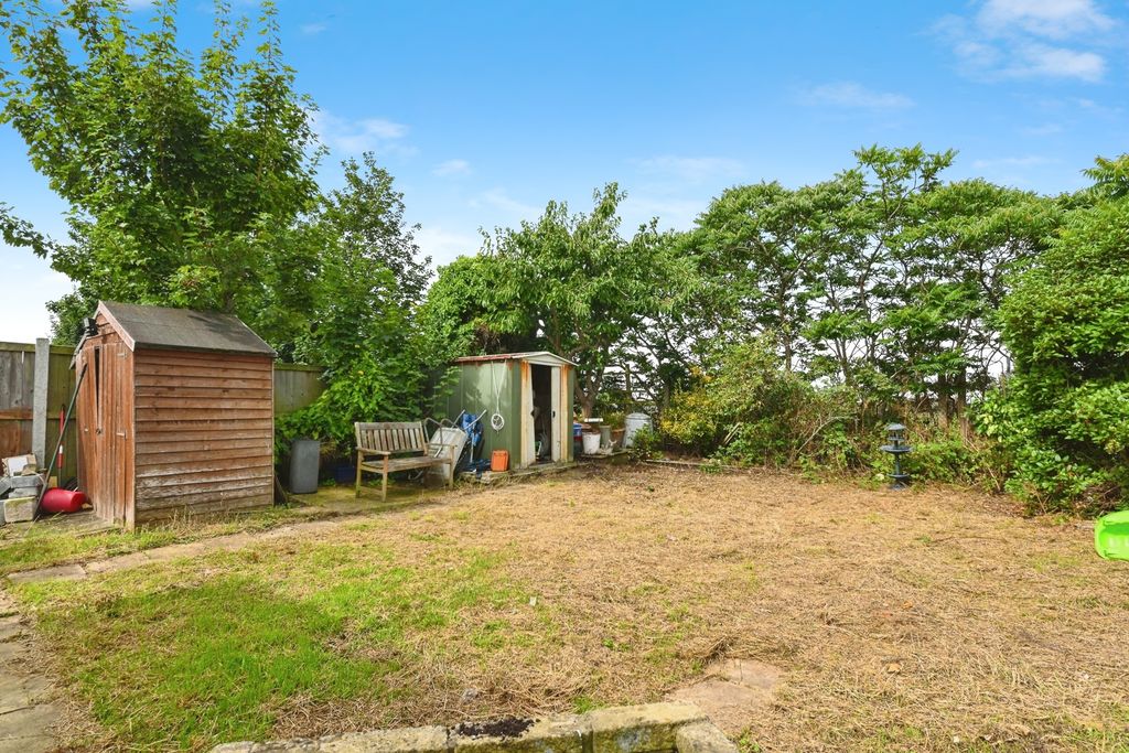 Property photo 3 of 16 Garden