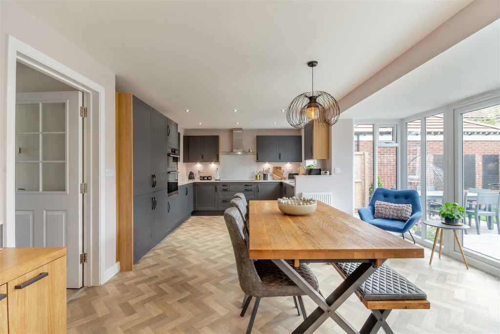 Property photo 2 of 46 8661178-Interior18.Jpg