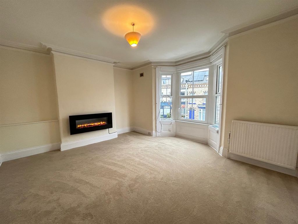 Property photo 2 of 8 4.Jpg