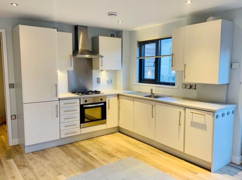 Property photo 2 of 20 Lrg_Kitchen.Jpg