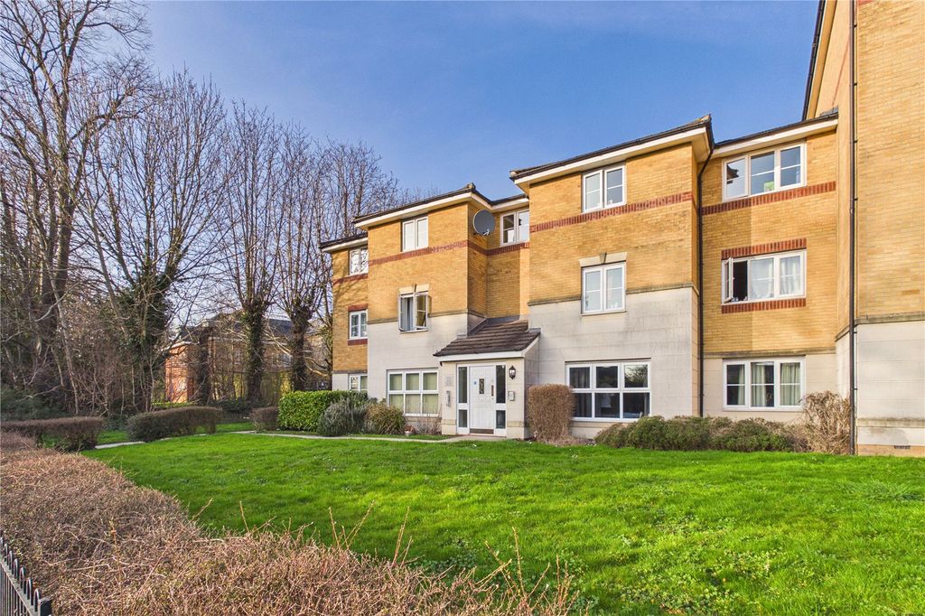 Property photo 1 of 18 Front Aspect