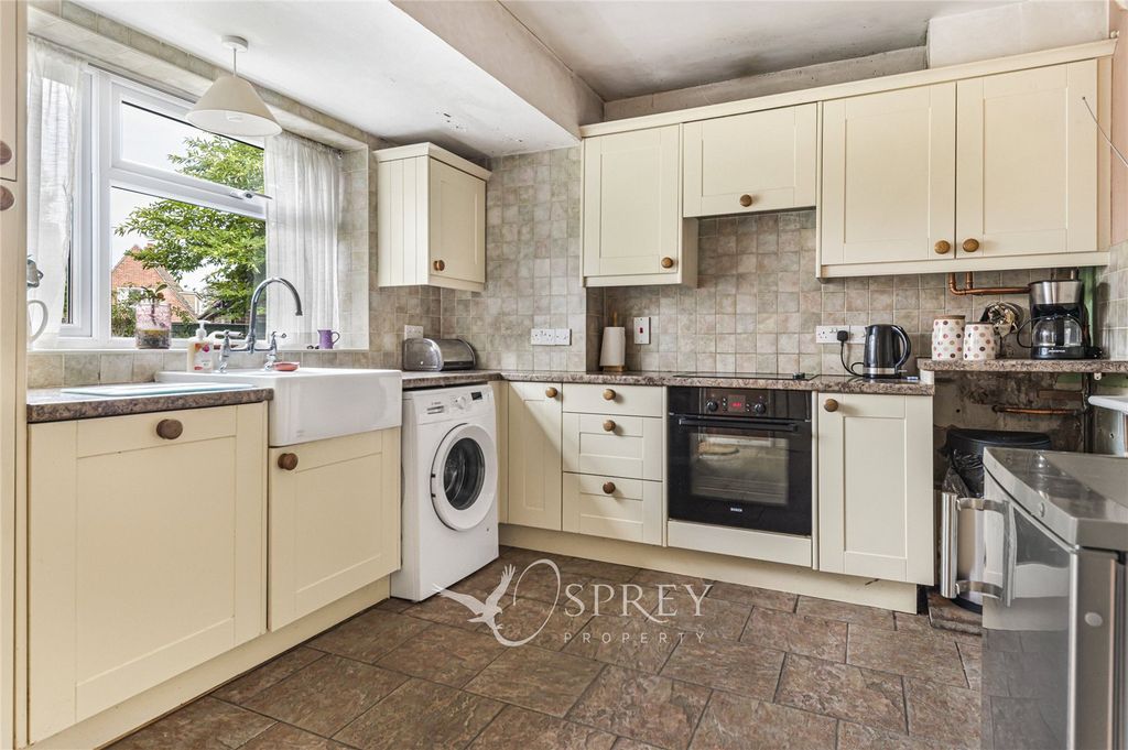 Property photo 2 of 13 Kitchen