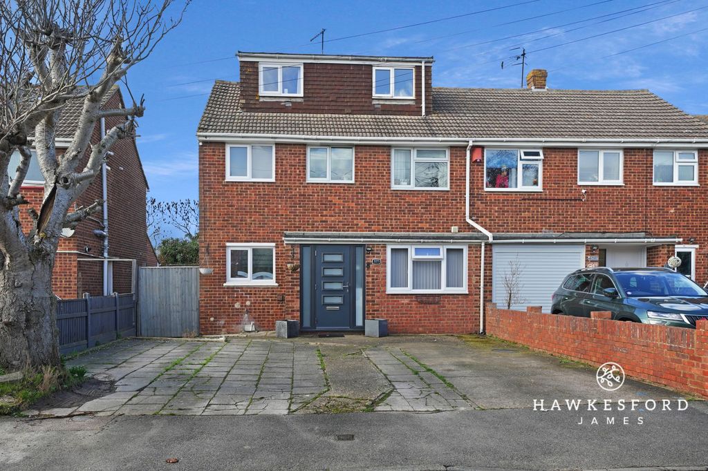 Property photo 1 of 16 Middletune Avenue, Sittingbourne - Front