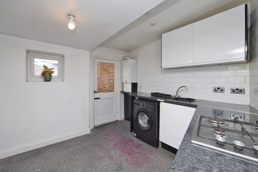 Property photo 3 of 9 Picture 3