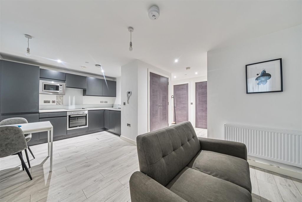 Property photo 1 of 11 1415023-7-698Dd9078Ea75.Jpg