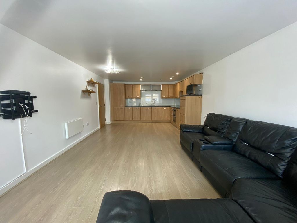 Property photo 3 of 12