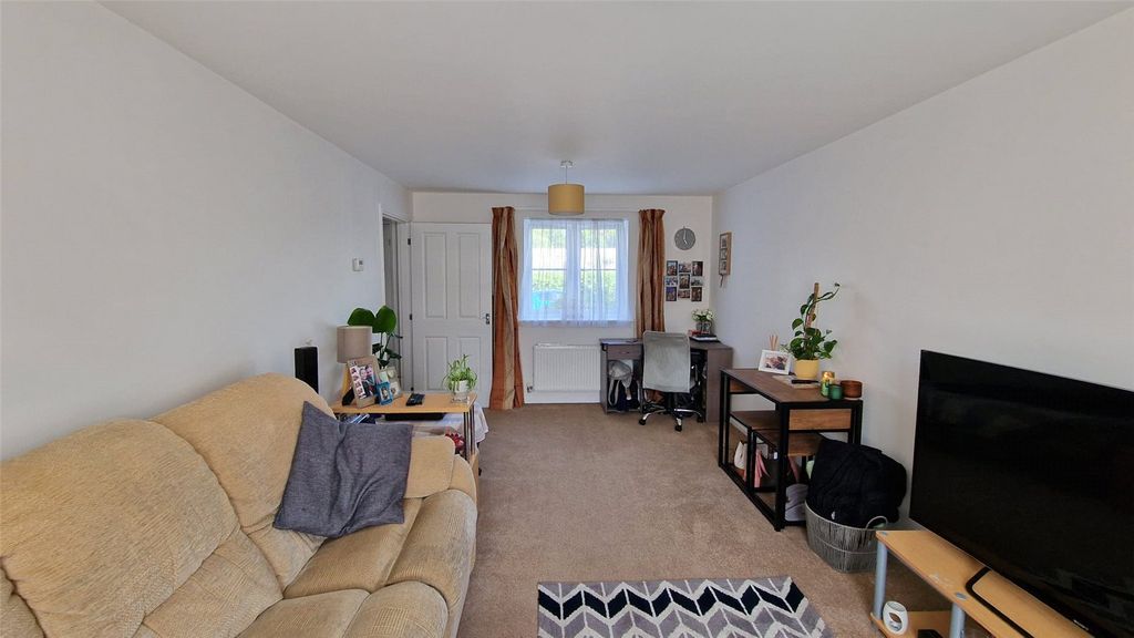 Property photo 3 of 6 Picture No. 06