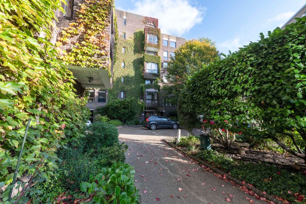 Property photo 1 of 2