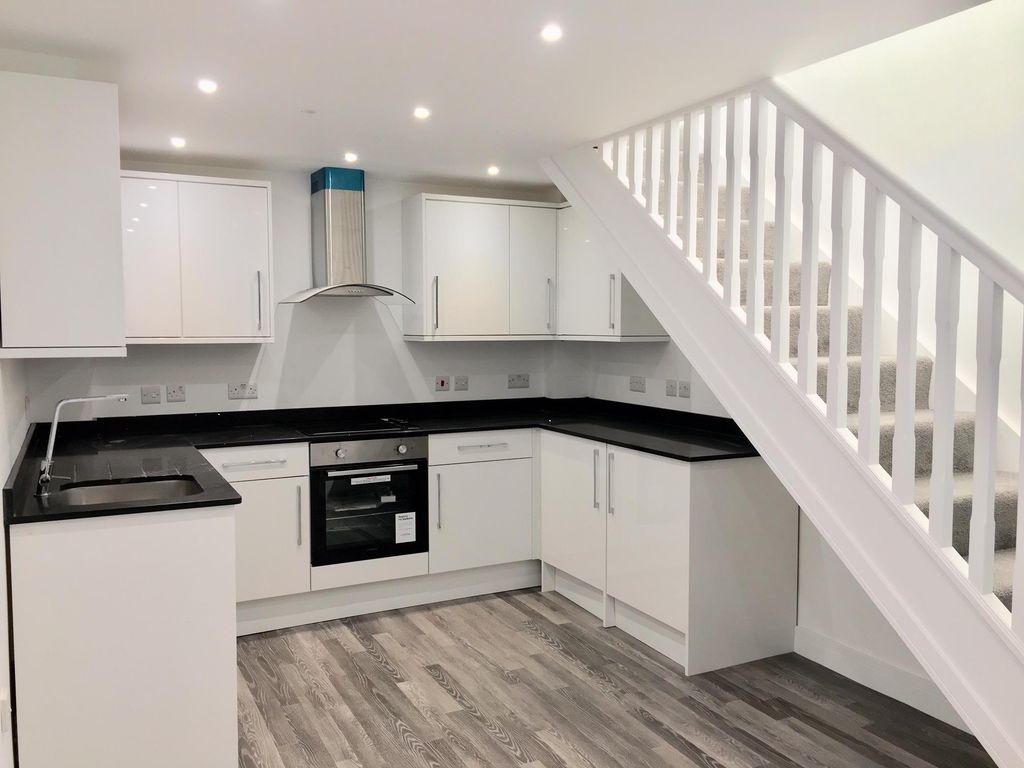 Property photo 1 of 6 Image