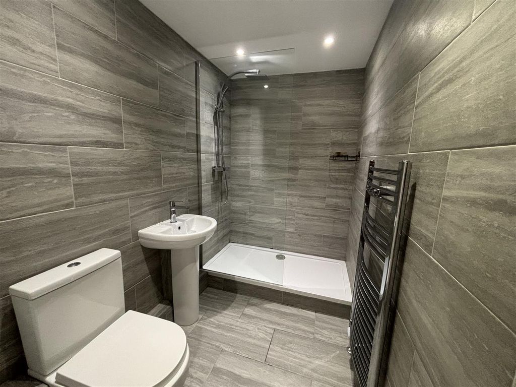 Property photo 2 of 7 Shower Room