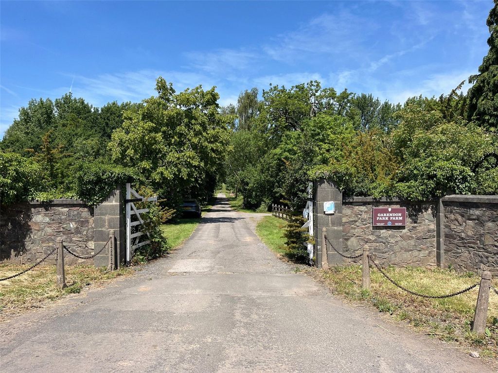 Property photo 2 of 15 Entrance