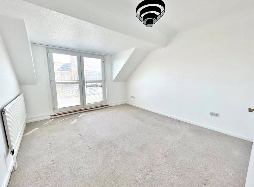 Property photo 3 of 7 Picture No. 17