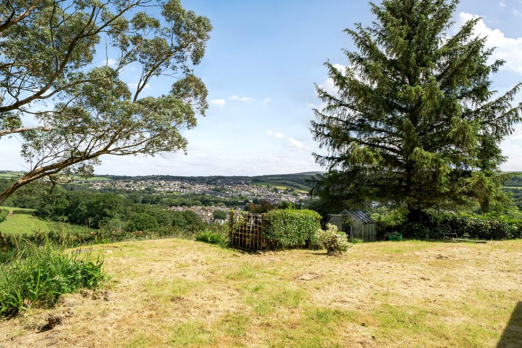 Property photo 2 of 15 Picture No. 02