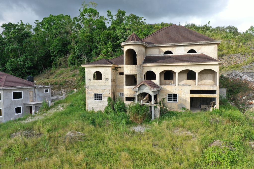 Property photo 3 of 3