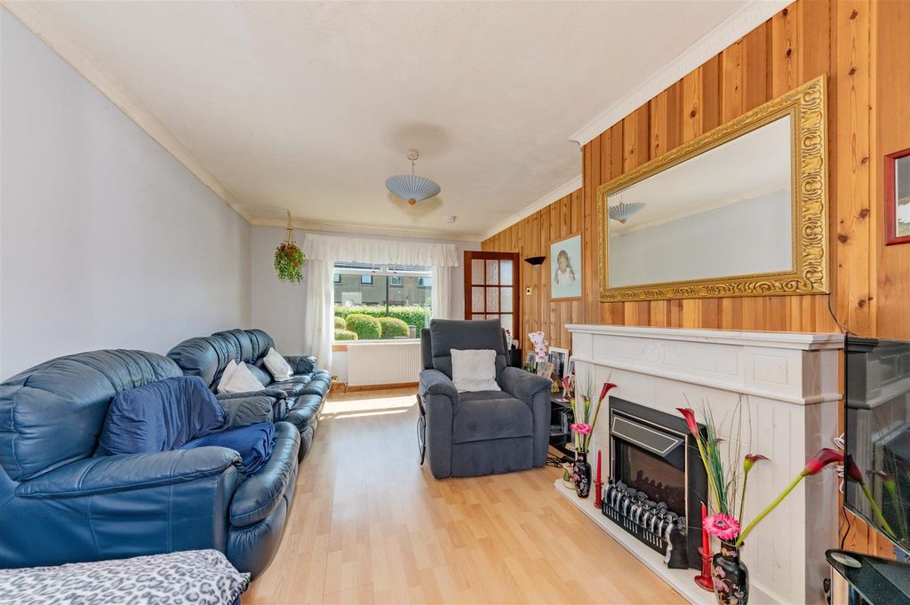 Property photo 2 of 12 228 Balunie Drive Dundee-7.Jpg