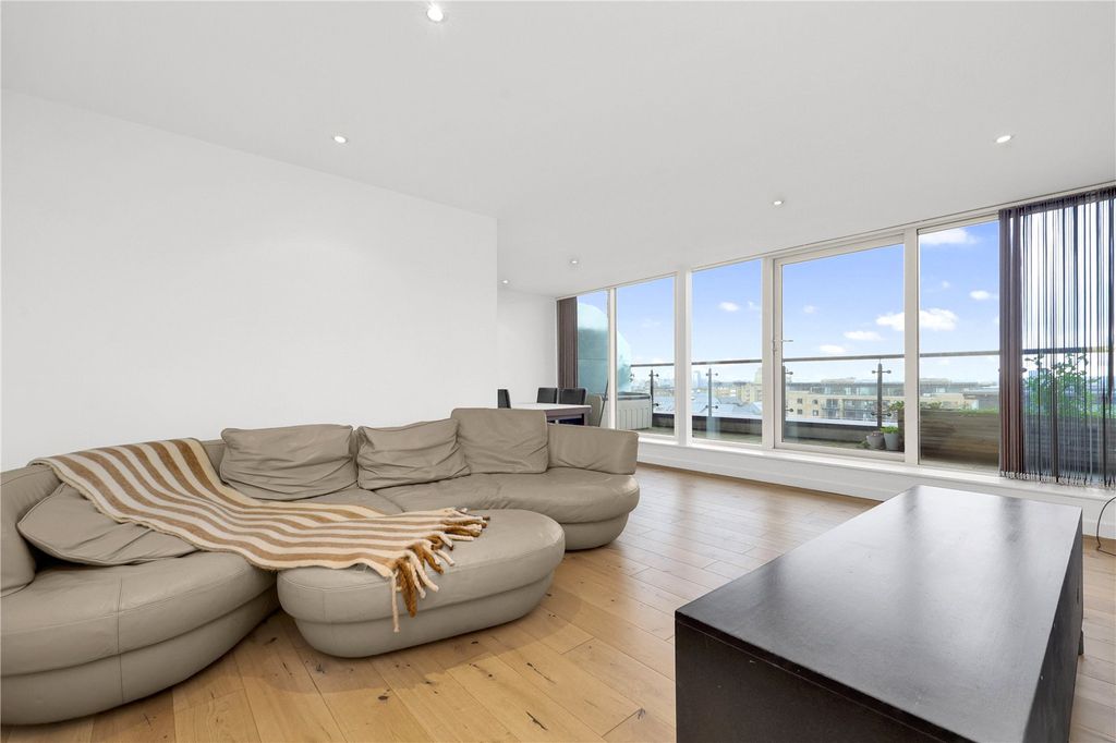 Property photo 3 of 25 Picture No. 15