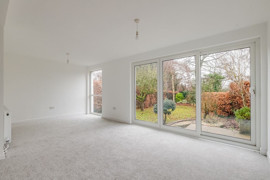 Property photo 2 of 17 4346232