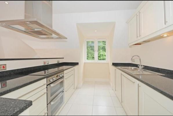 Property photo 2 of 10 Kitchen