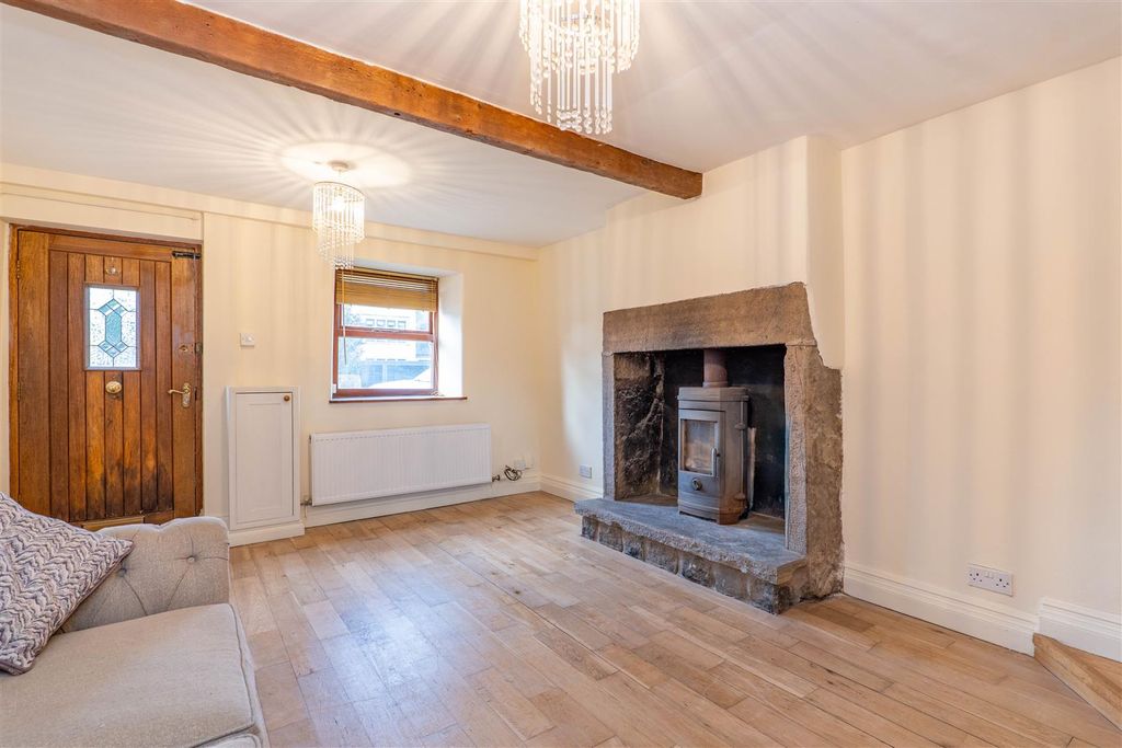 Property photo 2 of 22 Lounge