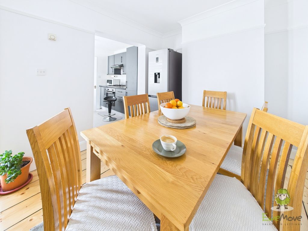 Property photo 1 of 24 Cam01543G0-Pr0145-Still023