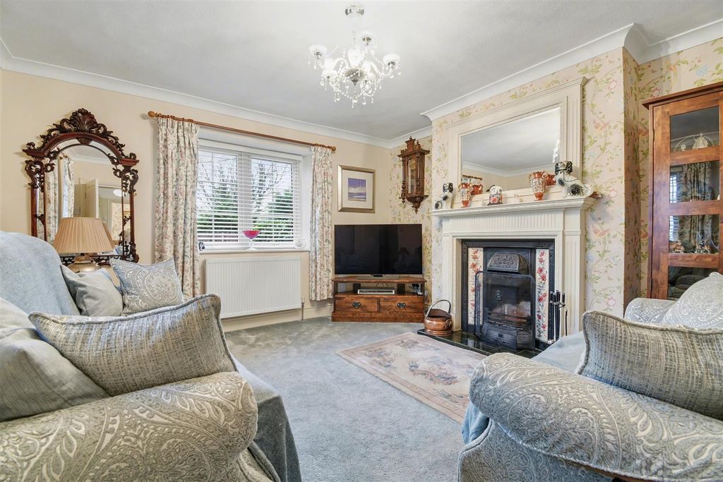 Property photo 2 of 45 Lounge