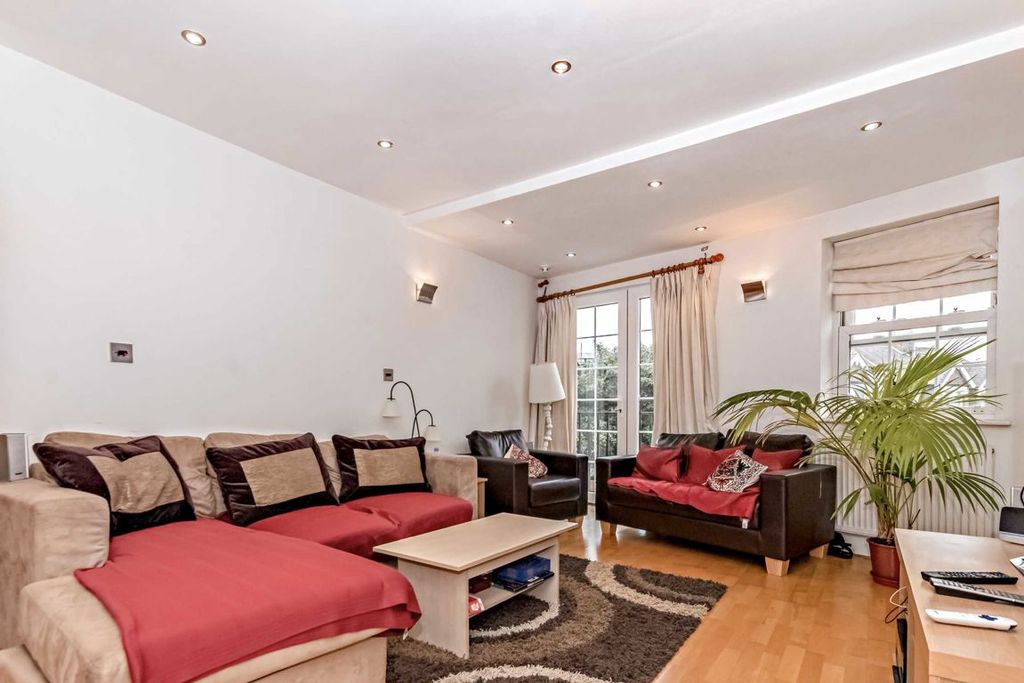 Property photo 2 of 5