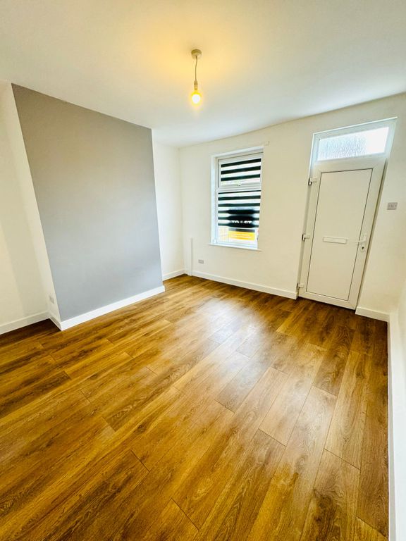 Property photo 2 of 13 Gallery