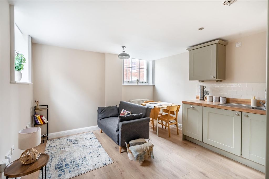 Property photo 3 of 12 21Bg-1.Jpg