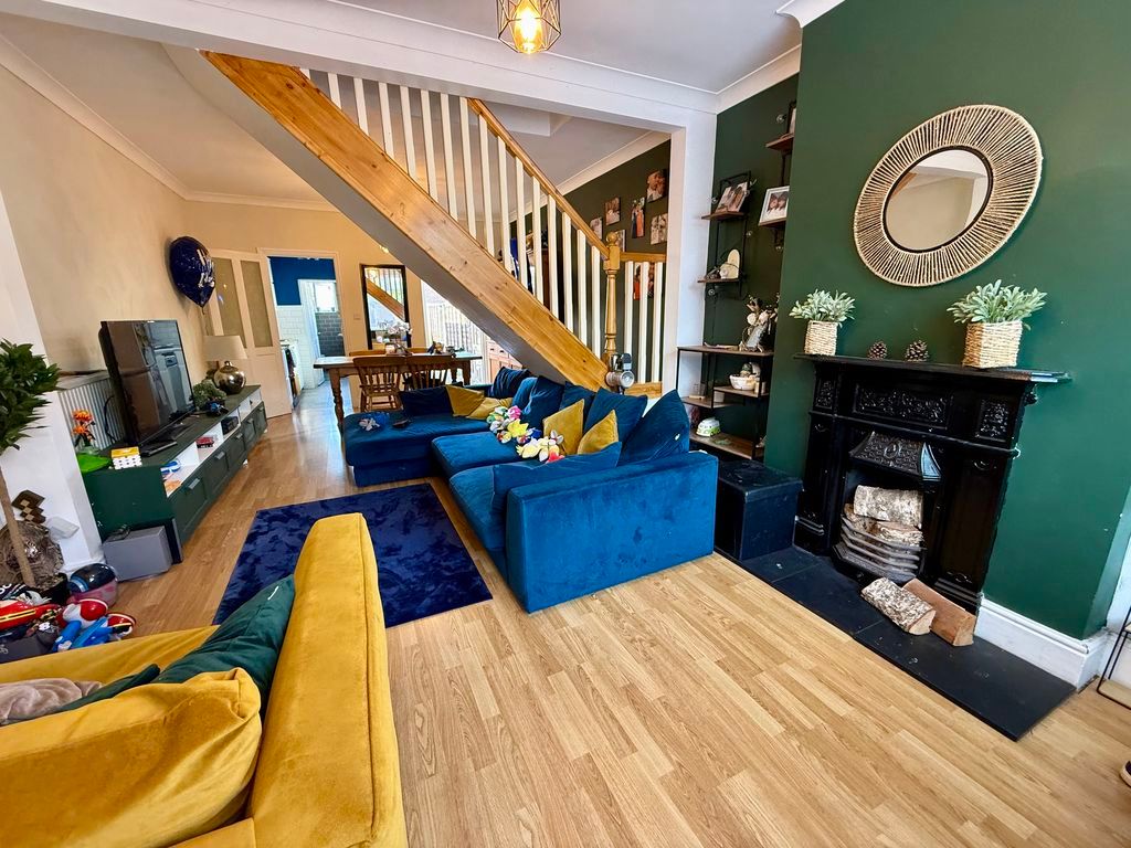 Property photo 2 of 14 Lounge