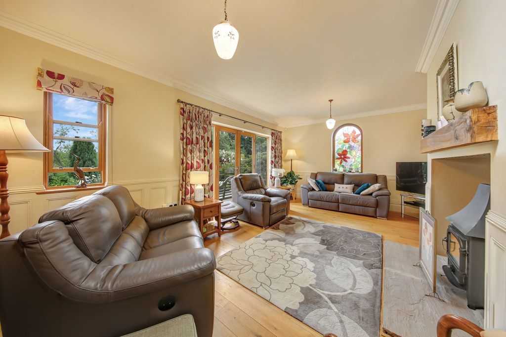 Property photo 2 of 36