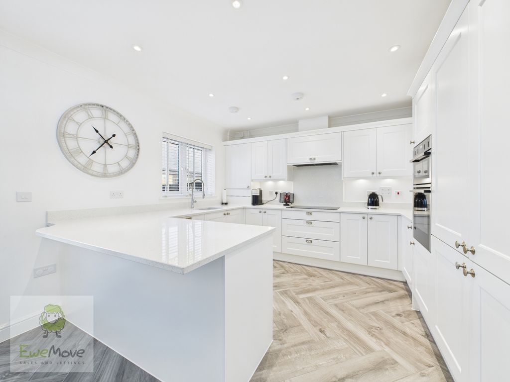 Property photo 1 of 21 Kitchen Dining Room