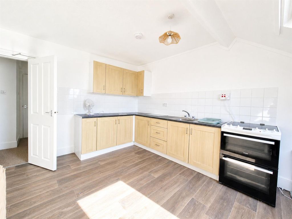 Property photo 3 of 11 24Eba6Ca-1677-4c51-Ae8A-61310F2d0363.Jpg