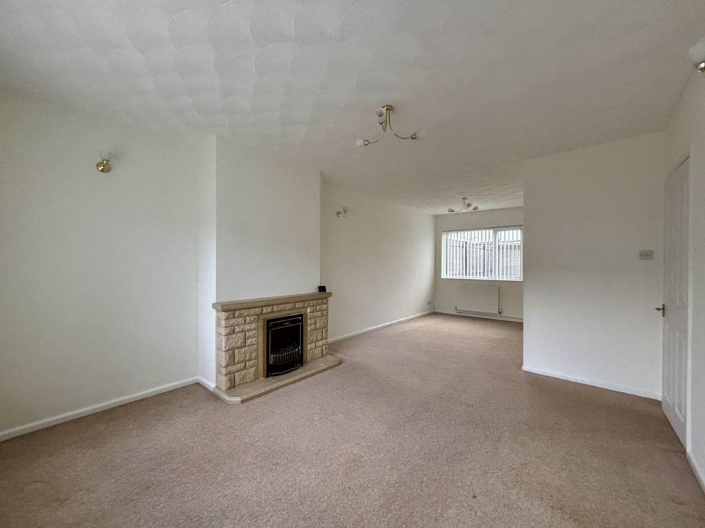 Property photo 2 of 14 Lounge 1