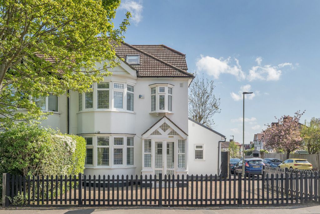 Property photo 1 of 22 1448100-3-69E89Bf...