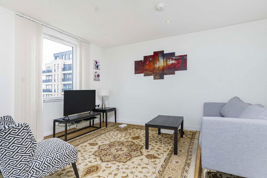 Property photo 3 of 8