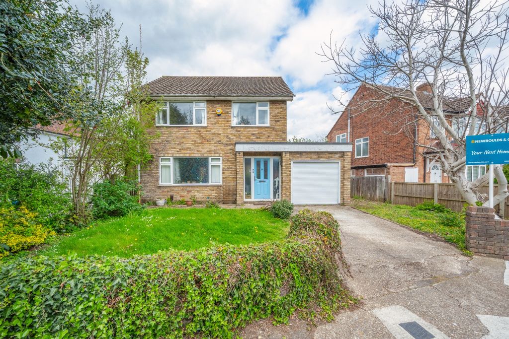 Property photo 1 of 10 1779710