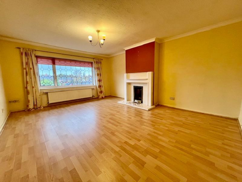 Property photo 3 of 9 Photo 6