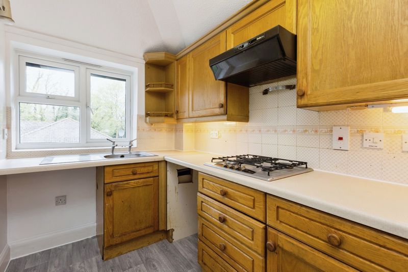 Property photo 3 of 10 Kitchen