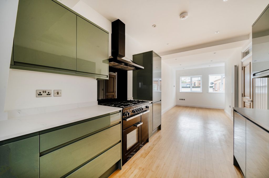Property photo 3 of 12 1362894-12-68E512...