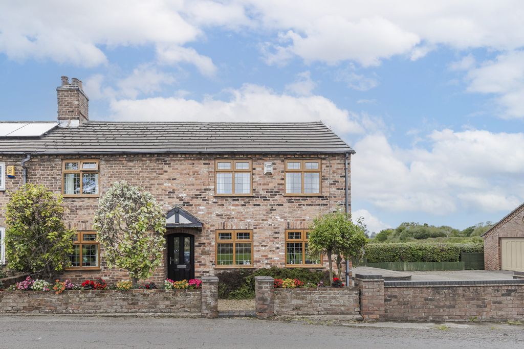 Property photo 2 of 45 112Broadlane-2